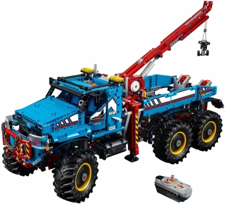 Конструктор LEGO Technic 42070 Эвакуатор-внедорожник 6х6
