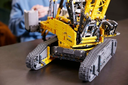 Конструктор LEGO Technic 42146 Liebherr Crawler Crane LR 13000