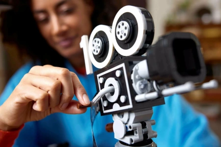 Конструктор LEGO 43230 Walt Disney Tribute Camera