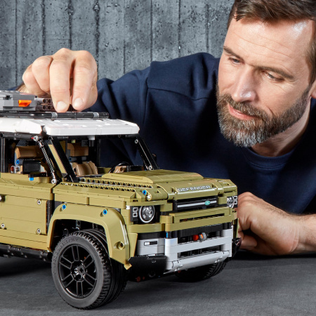 Конструктор LEGO Technic 42110 Land Rover Defender