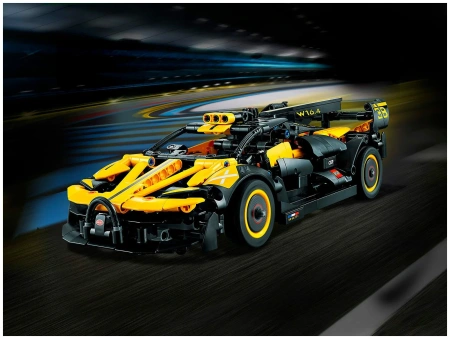 Конструктор LEGO Technic 42151 Бугатти Болид