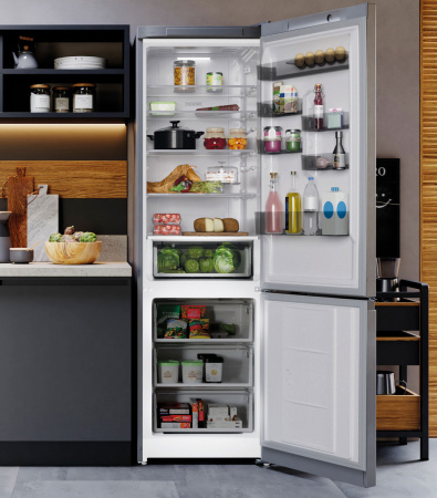 Холодильник с морозильником Hotpoint HT 6200 S