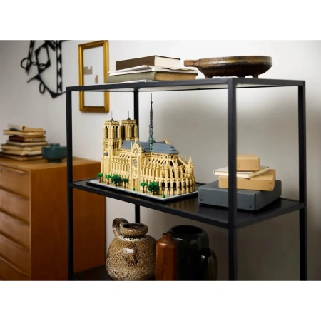 Конструктор LEGO Нотр-Дам в Париже 21061