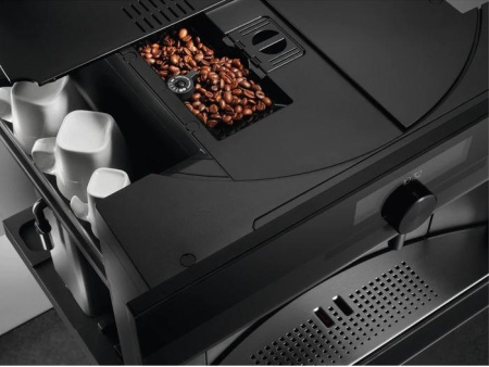 Встраиваемая кофемашина AEG KKK994500T
